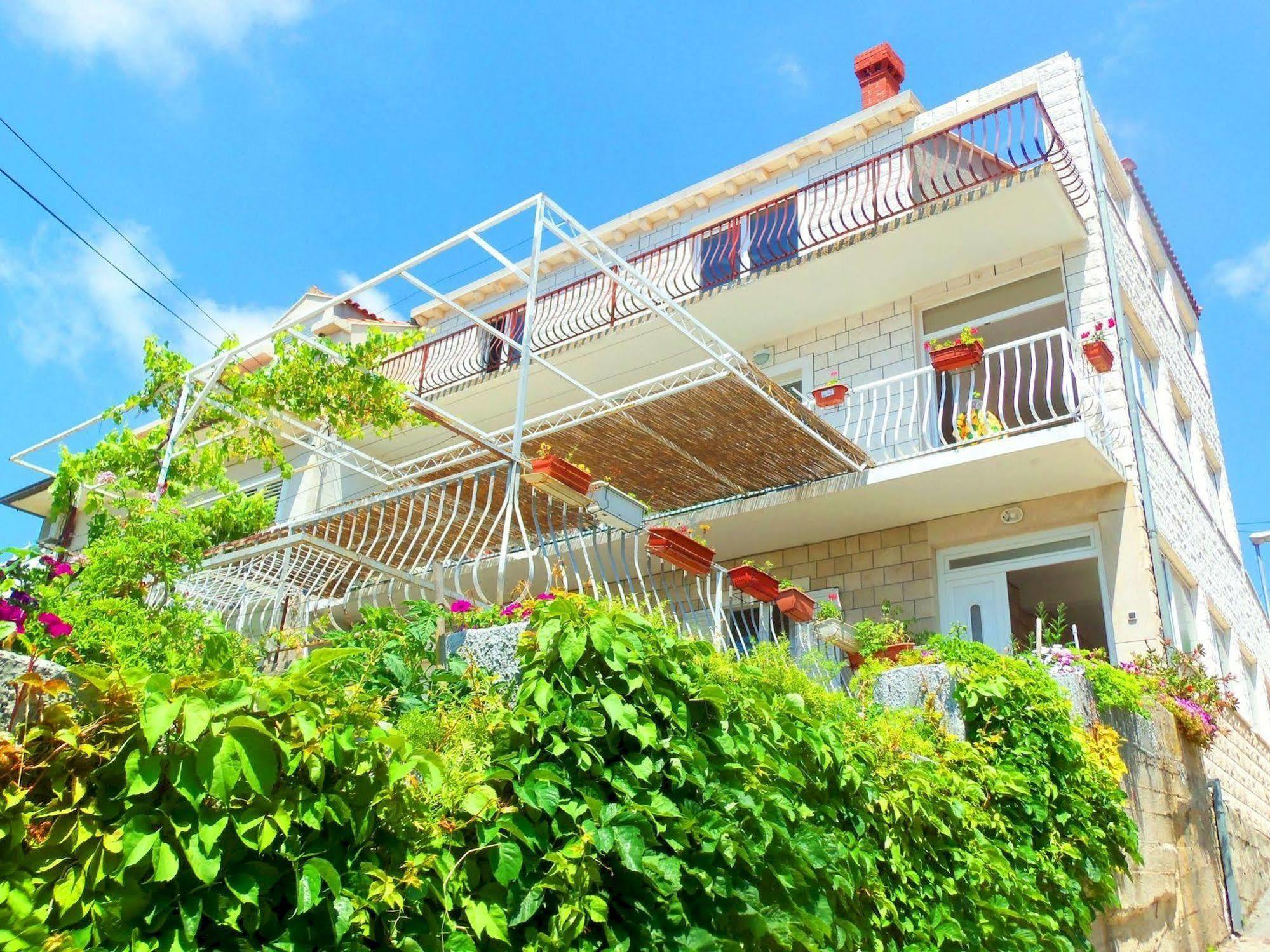 Guest House Kate Mlini Exterior photo
