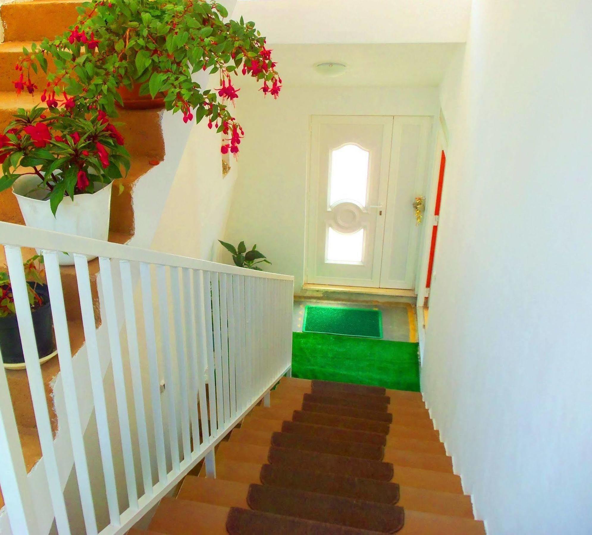 Guest House Kate Mlini Exterior photo
